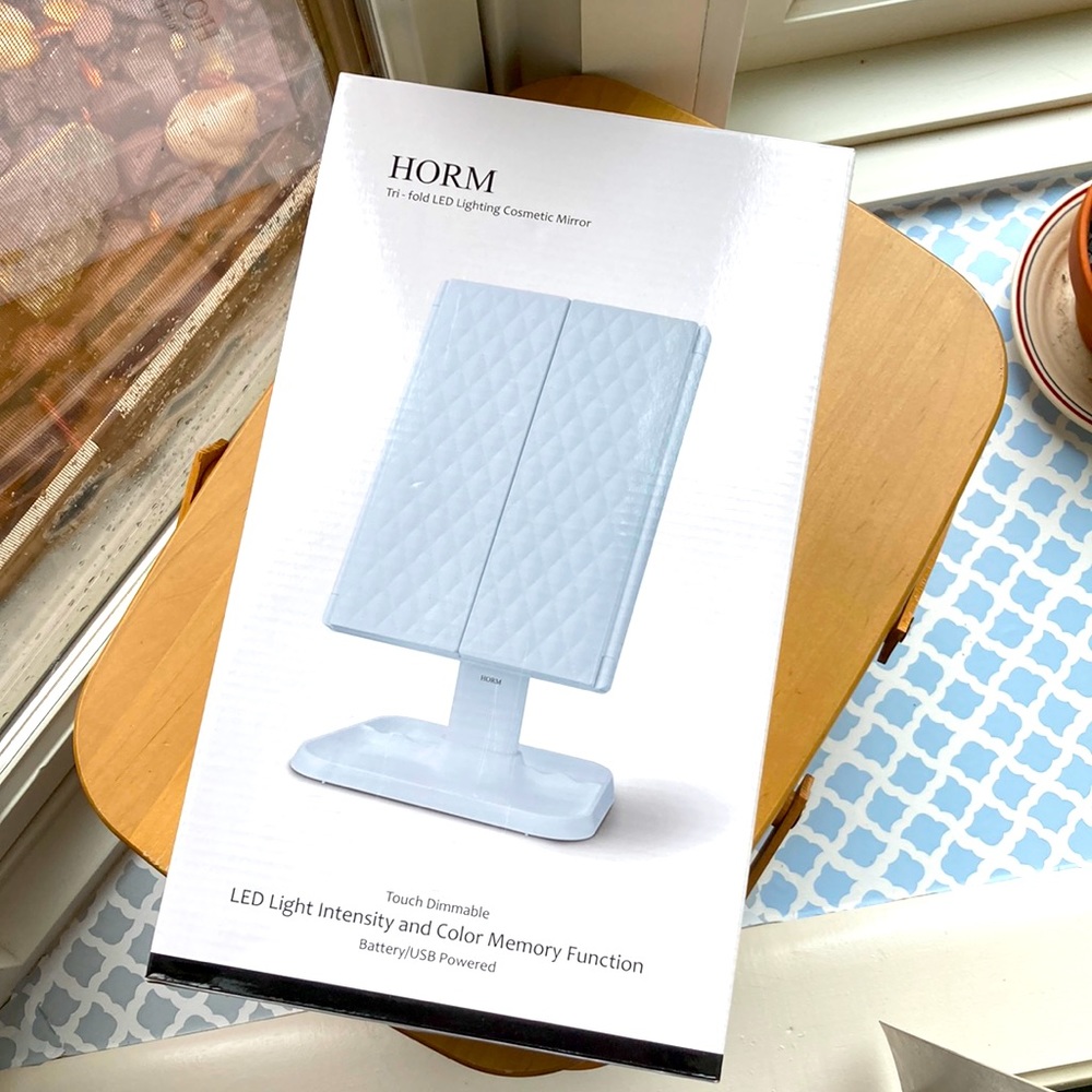 HORM Trifold LED Lightning Cosmetic Mirror